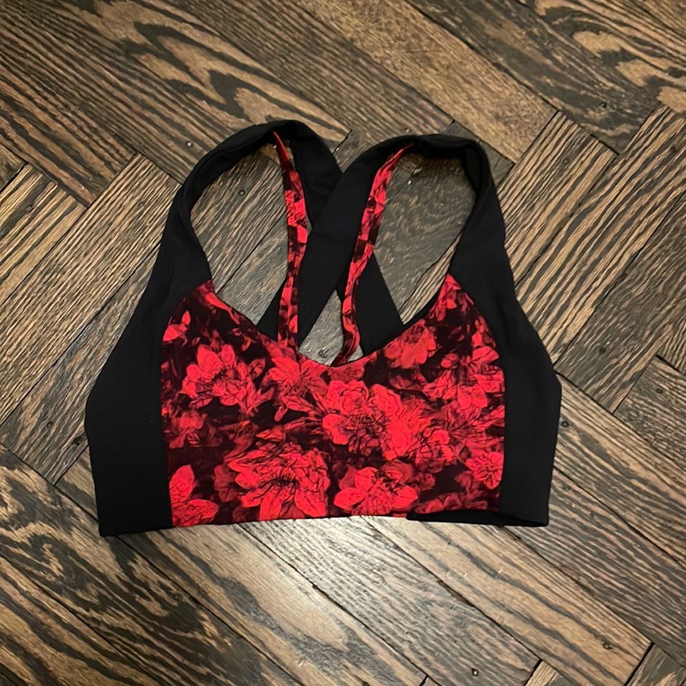 Lululemon sports bra